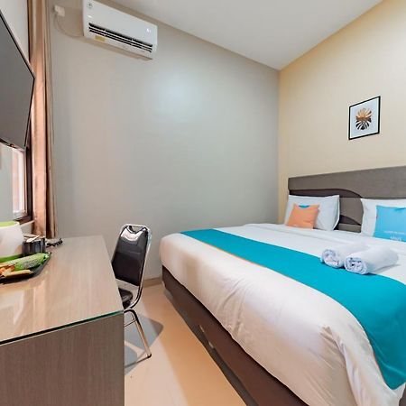Sans Hotel Berau Square Tanjung Redep Esterno foto