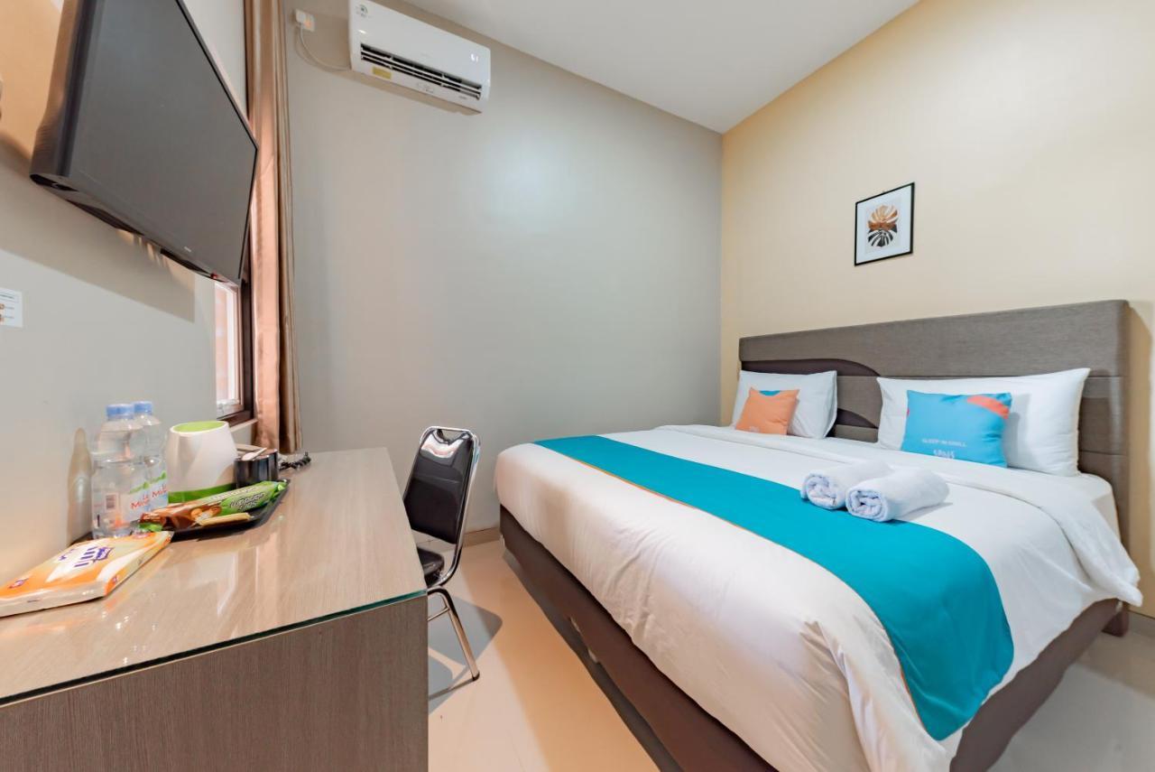 Sans Hotel Berau Square Tanjung Redep Esterno foto