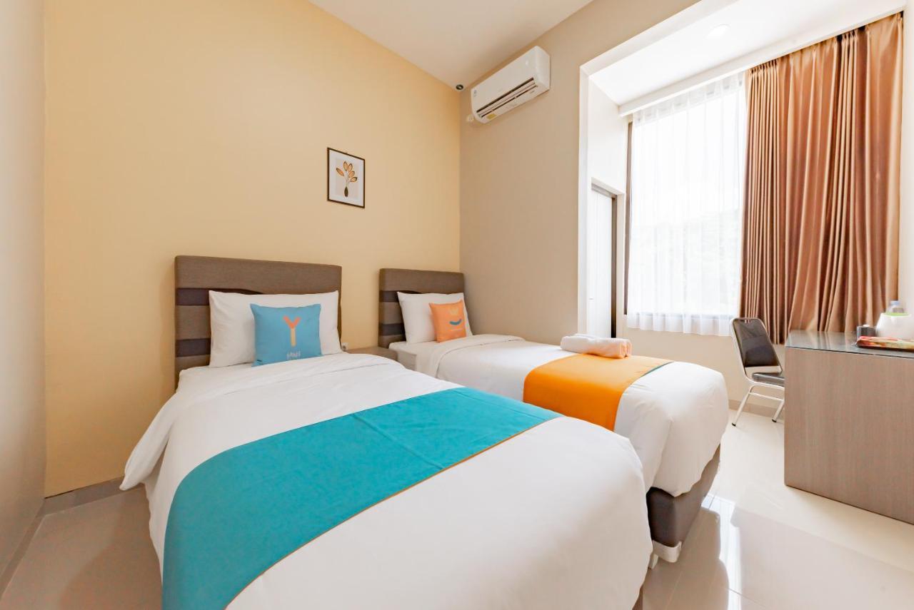 Sans Hotel Berau Square Tanjung Redep Esterno foto