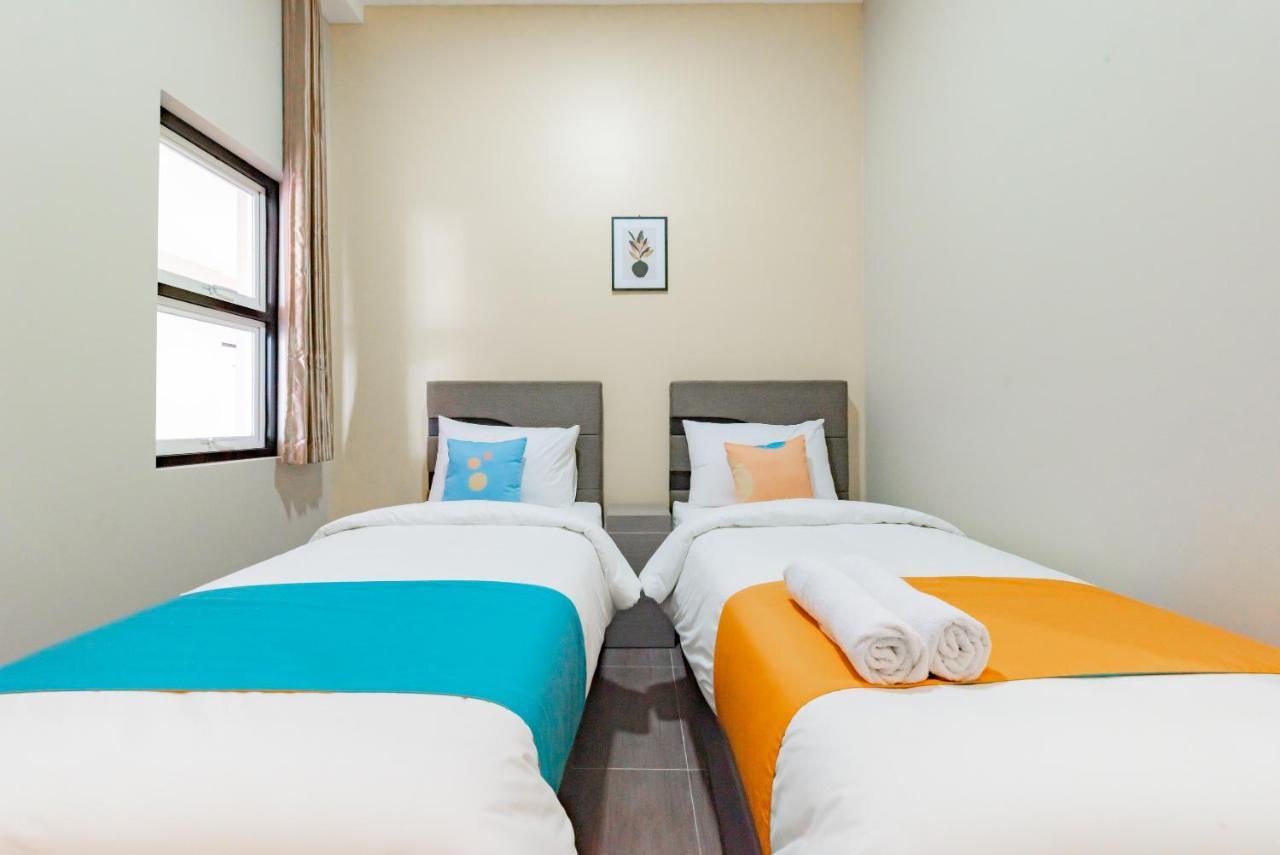 Sans Hotel Berau Square Tanjung Redep Esterno foto