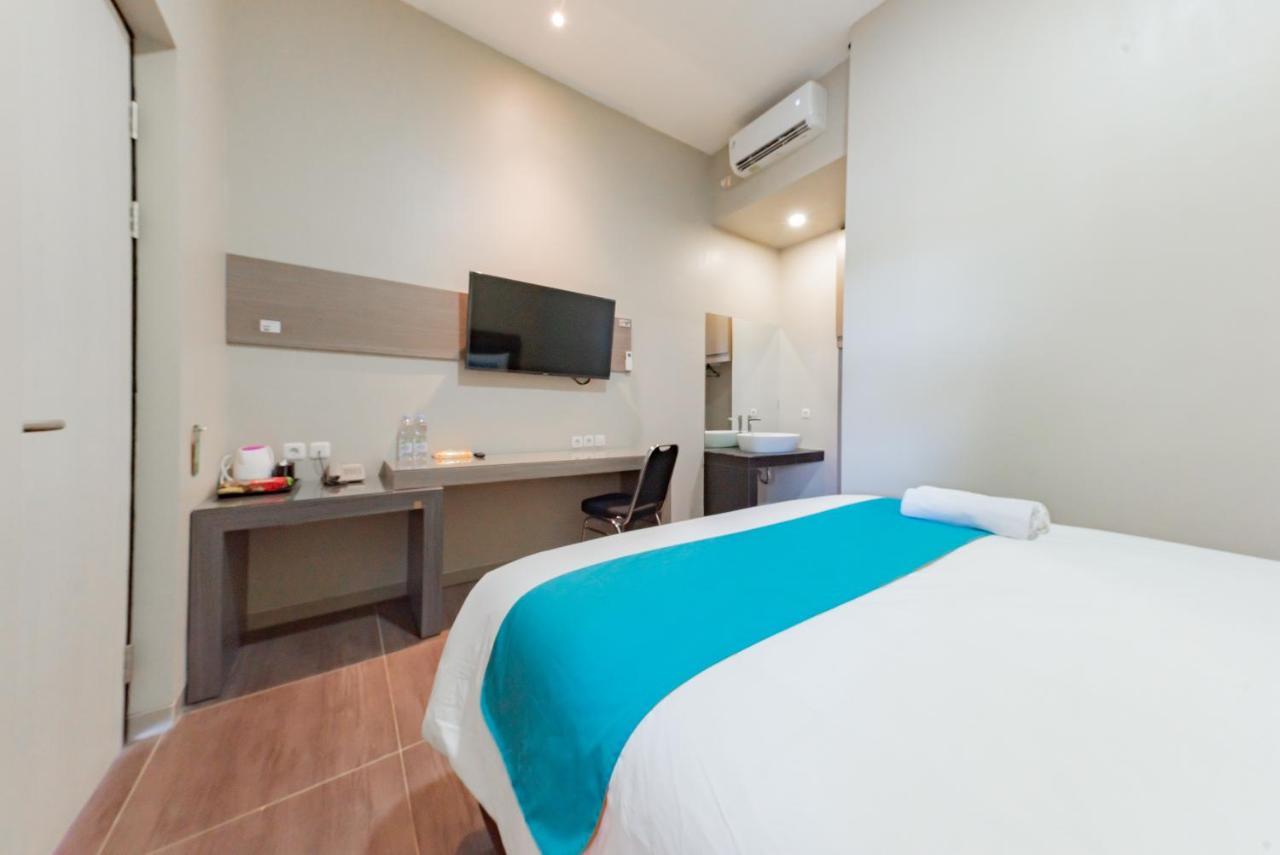 Sans Hotel Berau Square Tanjung Redep Esterno foto